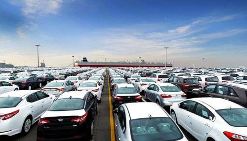 خودروسازان در واردات خودرو میدان دار شده اند
