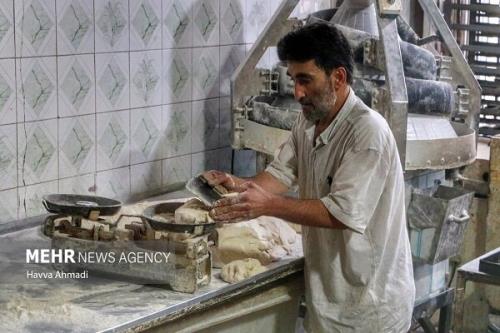 هیچ نانوایی حق گران فروشی ندارد نرخ ها مشخص است
