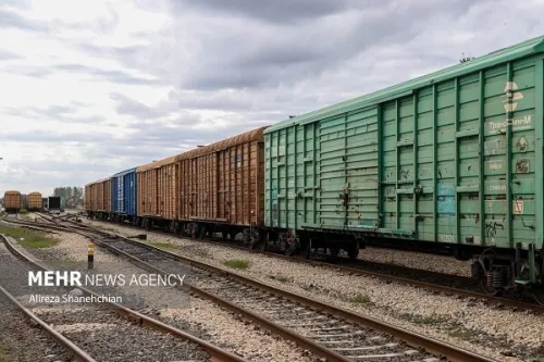 امکان واردات خودرو با قطار برقرار شد